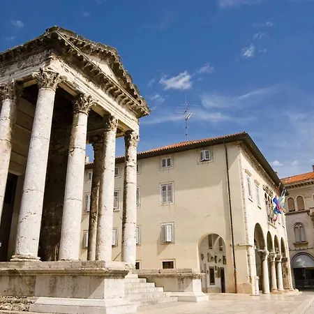 Danijela I Lejlighed Pula